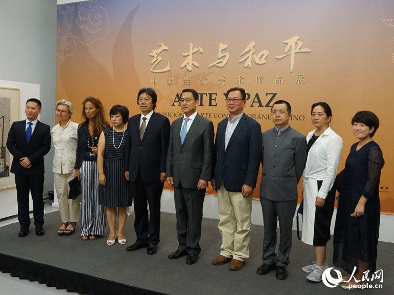 ��Ļ�α���Ӱ