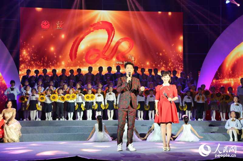 ̨ٶƵ˹ͬ˫ѧУ20Уݡ