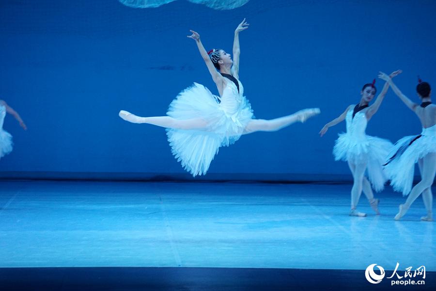 �й���������Ա�ĳ�Ⱥ���ջ���������ϡ��Ե����