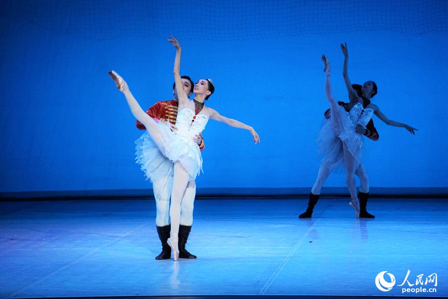 �й���������Ա�ĳ�Ⱥ���ջ���������ϡ��Ե����