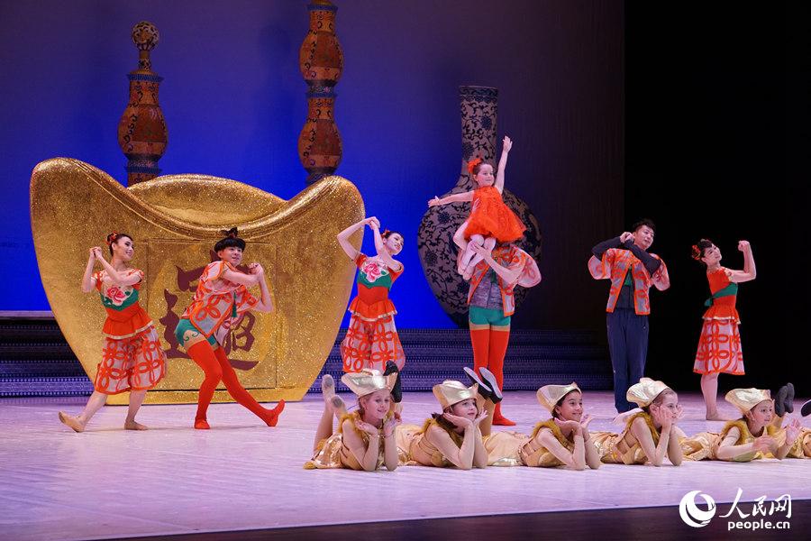 ͼΪ����еĴ����������󣬳������й�Ԫ�ء��Ե����