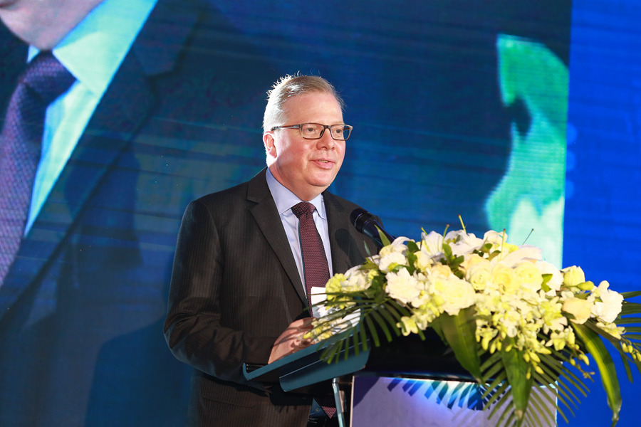 ϹפЭԱϹƻפH.E. Nicholas RoselliniڿĻʽ´ 