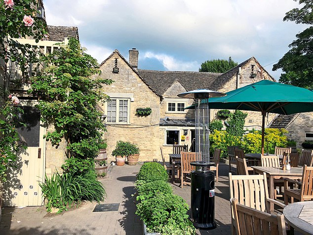 酒店的户外花园。