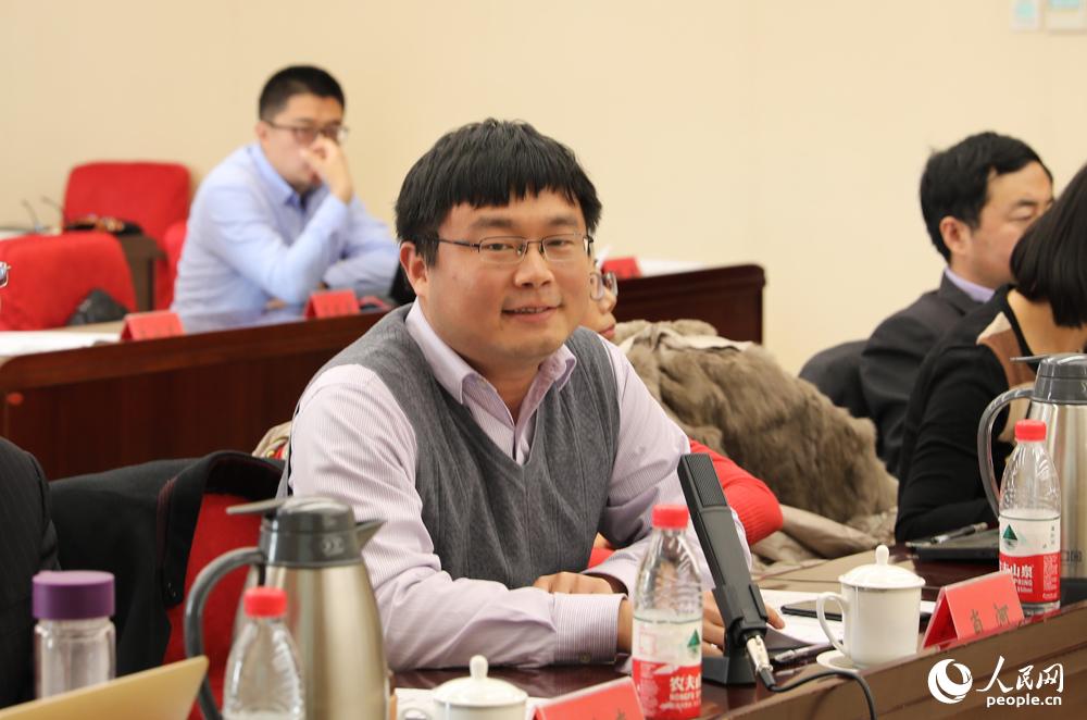 �й�����ѧԺ���羭���������о������о�ԱФ�� �������� �㣩