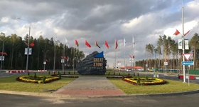 20151211գ̾аó԰ʽλڰ׶˹׶˹˵а׹ҵ԰ھСĿʮֺͱסܼܰλʩа˿֮·ô顪а׹ҵ԰еһشͻơ