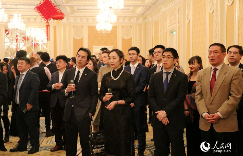 פڿʹΰȫԱڻȻˡʻѧ300˻һãũ´ĵ