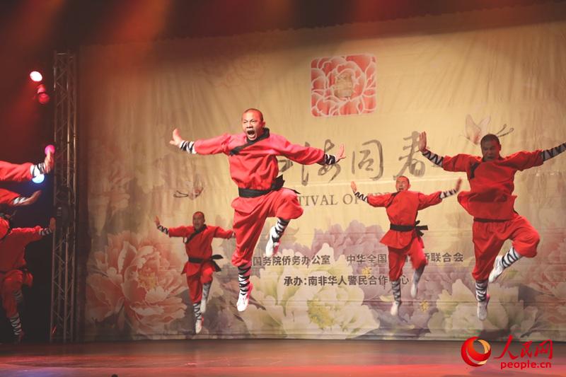 ĺͬݳ߽ϷԼ˹ɽɮŴ