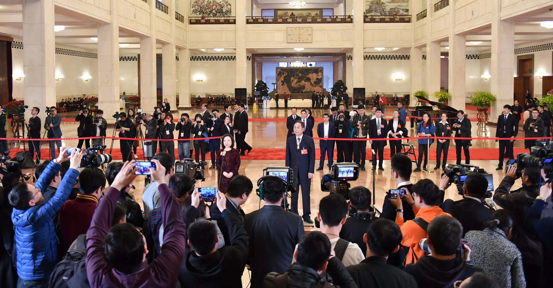 ȫЭʮλڶίԱͨ                    392㣬ȫЭʮλڶίԱͨһУ9λȫЭίԱܼ߲ɷá