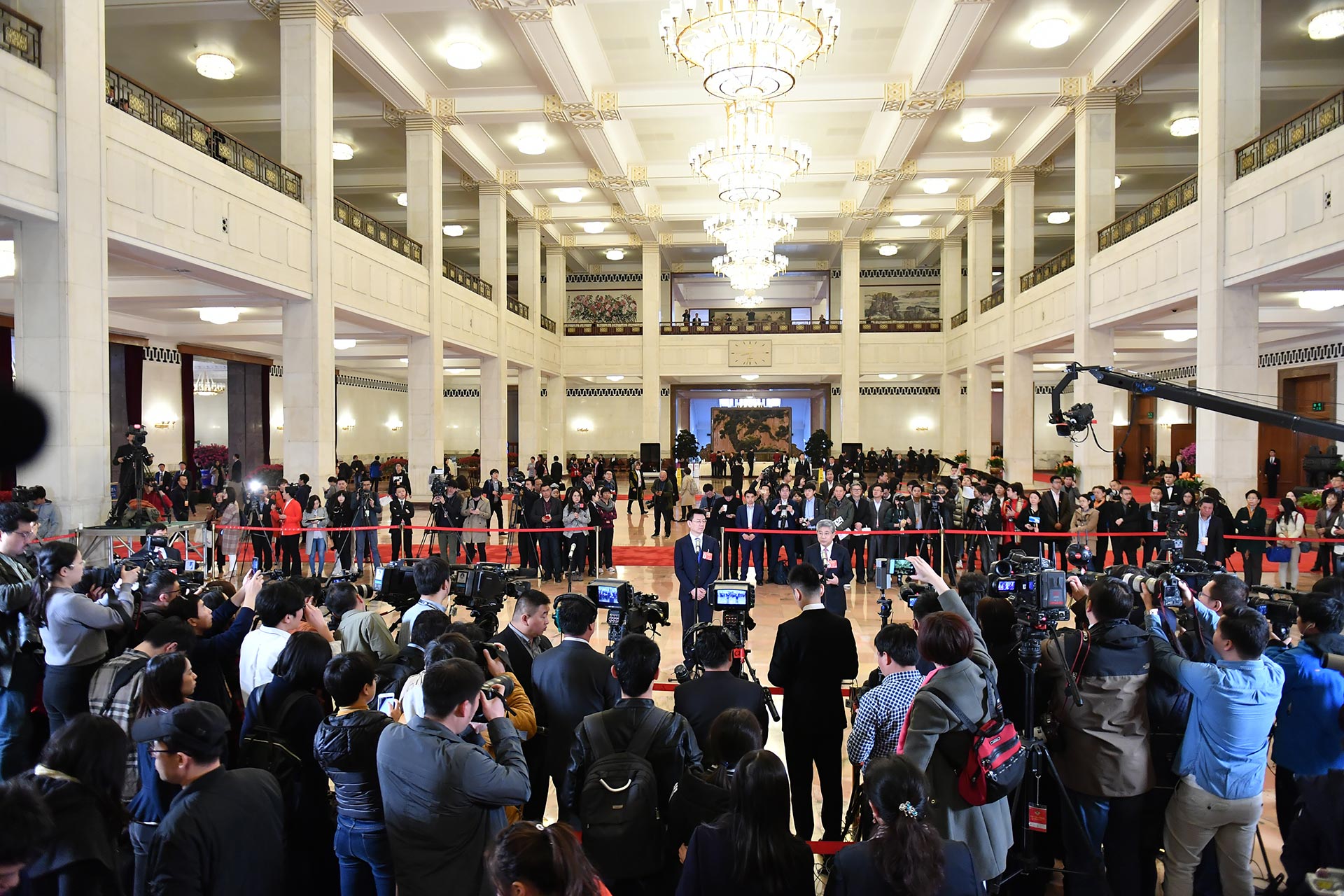 ȫЭʮλίԱͨ 9λȫЭίԱܲɷ                    3138:30ȫЭʮλίԱͨһУ9λȫЭίԱܼ߲ɷá ڿ 㣩