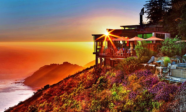 阳光落在大苏尔的Post Ranch酒店。