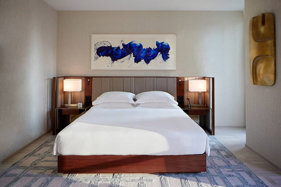 ŦԼİþƵ꣨Park Hyatt빫԰ӵ210ͷ92׷˹ָϳǡٵ