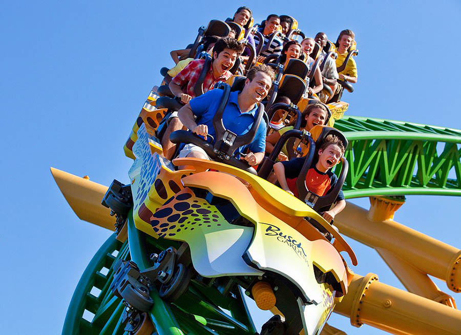 �Ա����ԣ�Cheetah Hunt������̹����ϣ��԰����ʻ��·��Ĺ�ɽ����