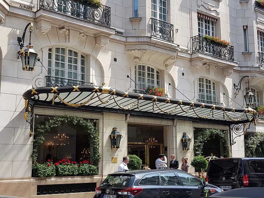 ڶǷ׶貼˹жƵ꣨Bristol HotelڵEpicureӵǡ