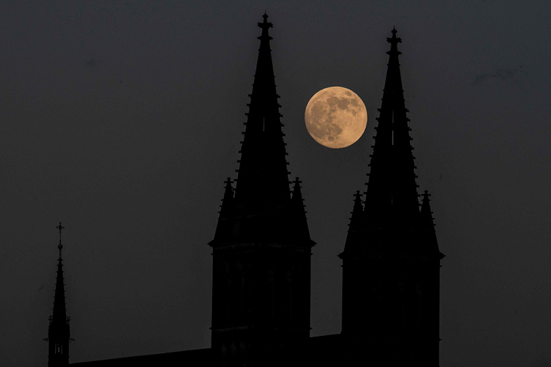 ʱ525գݿ˲ҹҡӾйȨƷתء