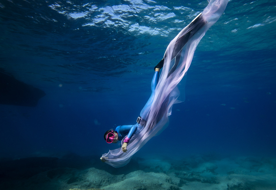 ʱ1024գ䰲ǣǱˮԱ¼ϣSahika ErcumenڽѵǱˮͼӺŮ100׵κǱˮ¼ӾйȨƷתء