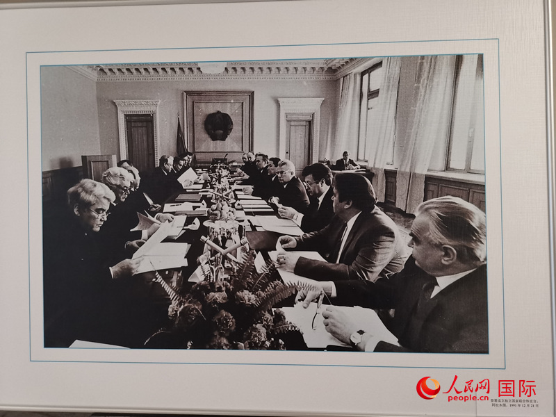 ͼƬչʾ1991ڰľͼǩԡ ٻ