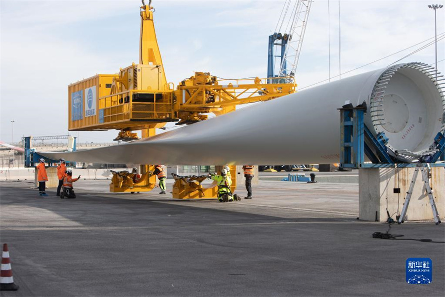 ϲУйʩԱװҶƬ127㣩» ӽ 