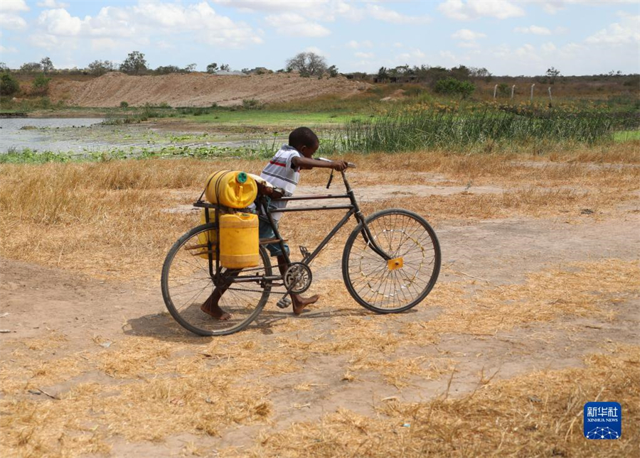 323գڿǻƵһˮʩԣһкȡˮ뿪Ϲ˵Э칫ҽճƣ֮ظɺǡǺг1300ʳȫλڿǶĻƿھⳡ֡ȱˮƿѾʧȥ˴Լ9500ͷ21.9ؼ»  