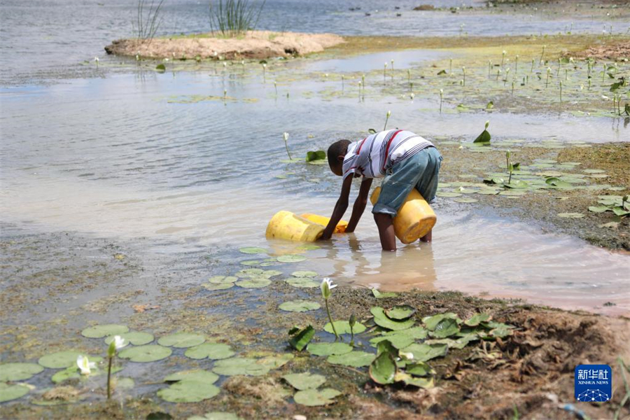 323գһкڿǻƵһˮʩȡˮϹ˵Э칫ҽճƣ֮ظɺǡǺг1300ʳȫλڿǶĻƿھⳡ֡ȱˮƿѾʧȥ˴Լ9500ͷ21.9ؼ»  