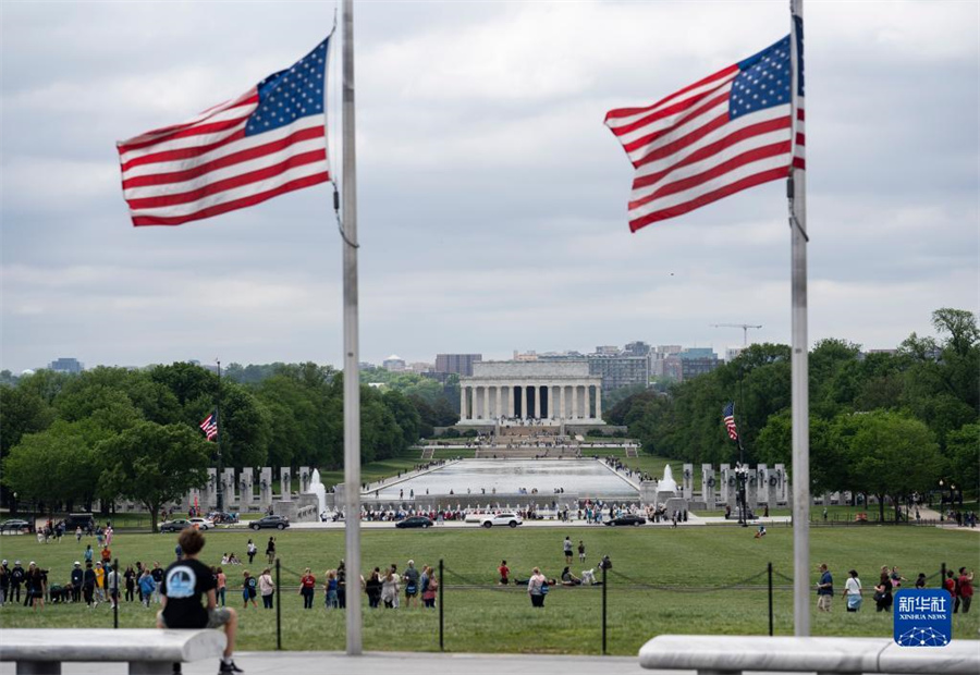 5��12�գ���������ʢ�٣���ʢ�ټ����Χ���������콵���쵿���¹����ߡ�������ͳ�ݵǵ����ڰ׹���վ��������˵�������죬���Ǽ���һ����������̱���100�������������¹ڡ����»������������