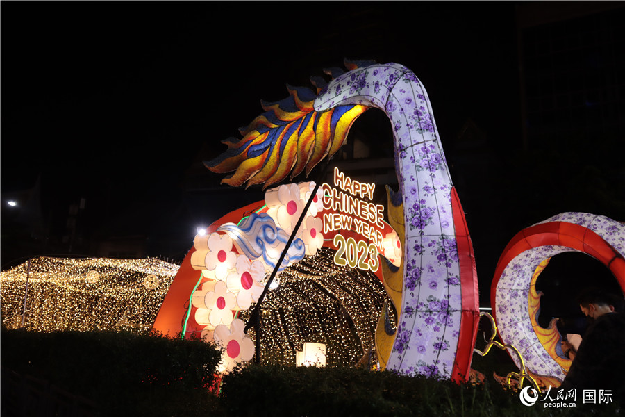 ̩��������ҫ���������ڵ�չ��Ļʽ�ֳ��������� ��ټ��� 