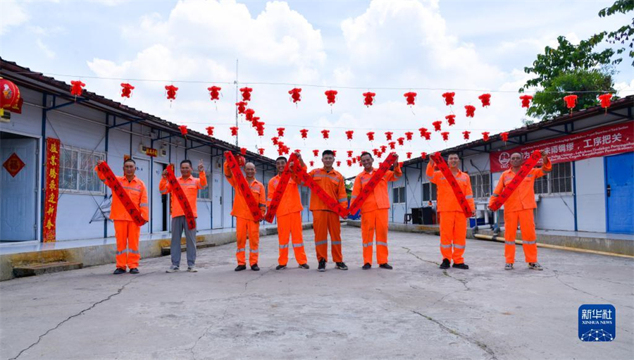 1��21�գ���ӡ���������������������������ӡ�����������Ŀ�������������Ա����չʾд�õĴ�����ũ�����꼴����������Ϧ���죬ӡ����������������ǽ�ץ���ڣ�Ҳ�ڹ���֮���ö��ַ�ʽӭ���´����»������ ���� ��