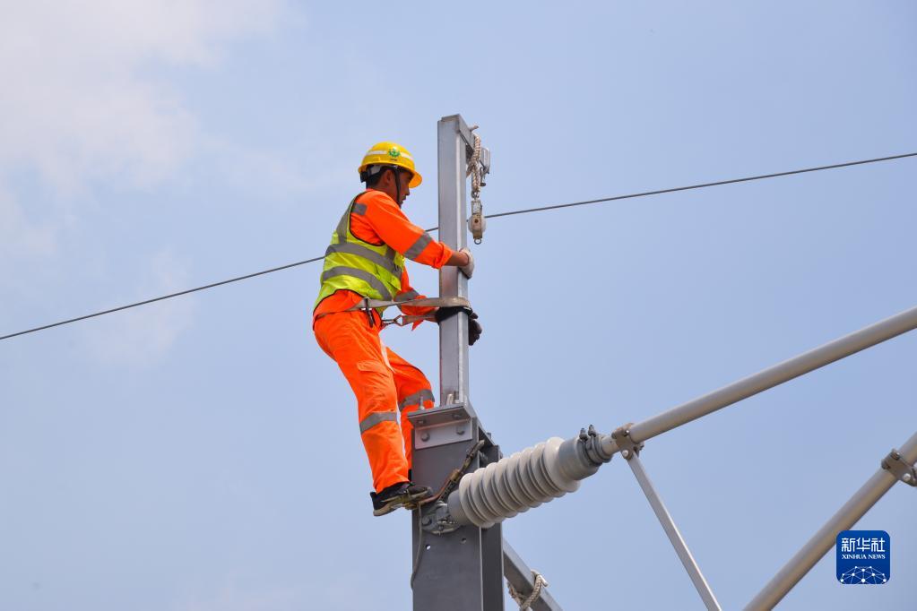 1��21�գ���ӡ�����������������������ߣ�������������ӡ�����������Ŀ��ʩ����Ա���и����Ӵ��������߼��蹤����ũ�����꼴����������Ϧ���죬ӡ����������������ǽ�ץ���ڣ�Ҳ�ڹ���֮���ö��ַ�ʽӭ���´����»������ ���� ��