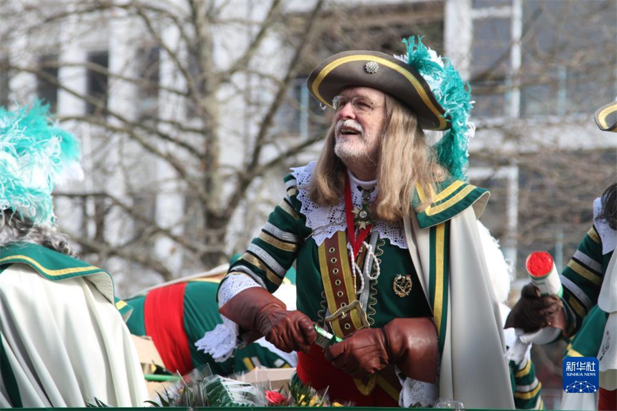 220գڵ¹¡߲μӡõһС¹¡񻶽ڵͷϷõһ20ڿ¡Уӵ200ʷĻʢ߳1823¡񻶽ί𣬵¹¡񻶽200ʷǵ¹ģĿ񻶽ڣҲŷĿ񻶽֮һ»  