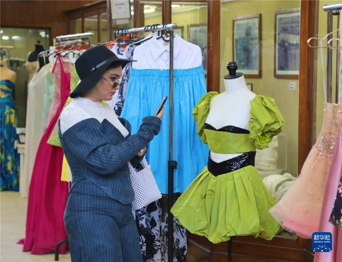 513գڰޣһŮڰʱװڼٰķչϲιۡ»緢¡ز㣩