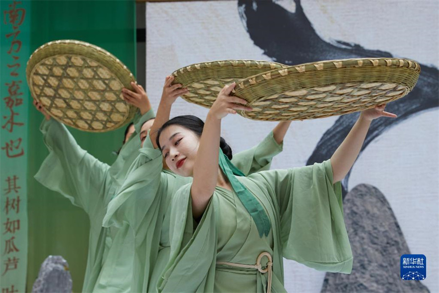 68գйĻģڡ¡żϽбݡǰ¡ż¬ɭȹС» ϶ 