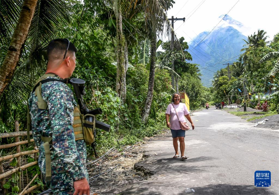 612գһɱʿڷɱʡٻɽִڡɱٻɽ11ҹҽΪ緢ǰףǧƾ񱣳ָ߶Ⱦ裬ʱ׼롣ٻɽܿʼŨ̺ͻɽңطǿɢԻɽΪԲİ뾶6ﷶΧڵ1.2ĿǰǧƴٻɽΣ»緢