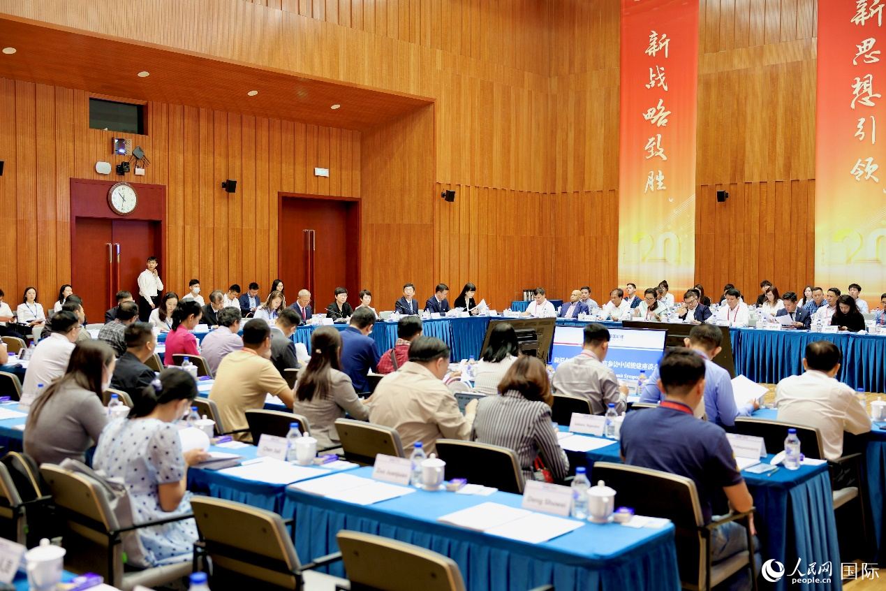 中国能建集团与2023年澜沧江——湄公河合作媒体峰会嘉宾举行座谈会。人民网 李世奇摄