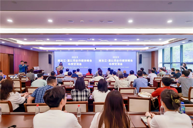 6月28日下午,研修班一行访问中国传媒大学