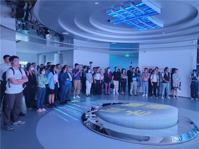 7月1日上午,研修班一行访问南方电网公司