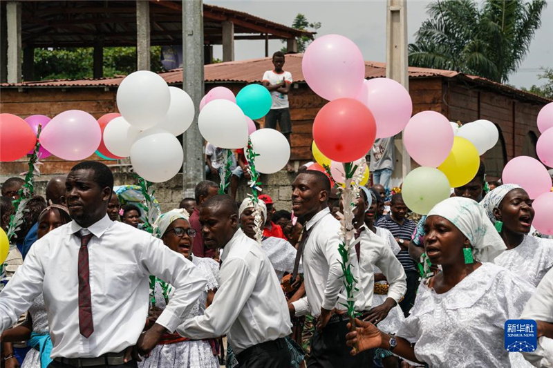 712գԱʥʥϴ¬еĶϱݡ»  