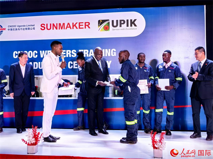 ڸɴܿ󲿹񲿳忭˹ΪѧԱ䷢ʸ֤顣