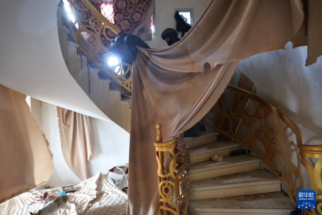 1��11�գ��Ծ������ڼ�ɳ�ش�չ���ж����»��緢���������ƶ������� �㣩