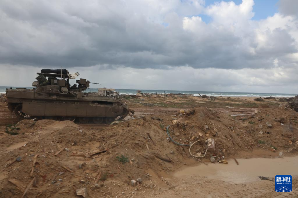 1��11�գ��Ծ������ڼ�ɳ�ش�չ���ж����»��緢���������ƶ������� �㣩