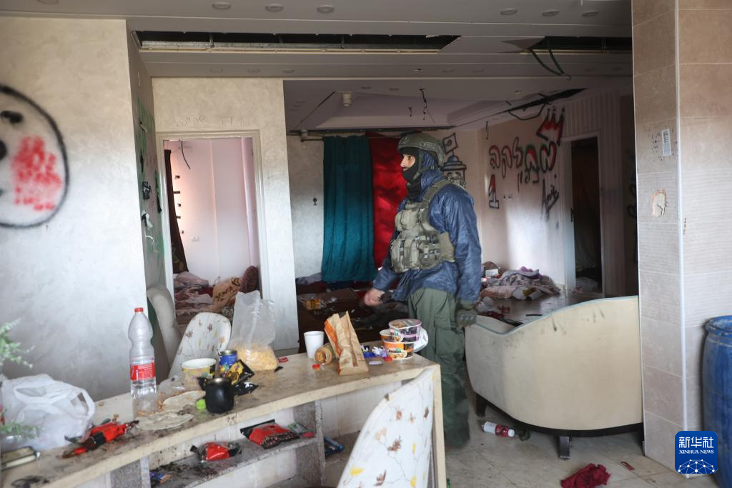 1��11�գ��Ծ������ڼ�ɳ�ش�չ���ж����»��緢���������ƶ������� �㣩