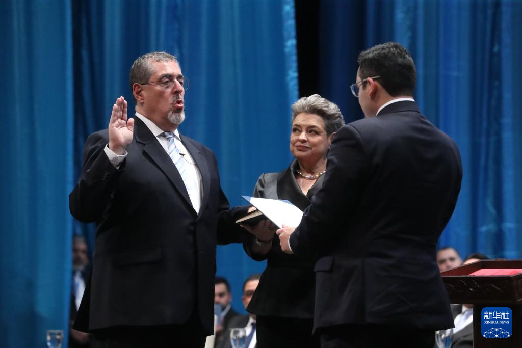 1��15�գ���Σ�������׶�Σ�������ǵĹ��Ҿ�Ժ�������ɶࡤ�������壨�����ľ���Σ��������ͳ���»��緢�������塤����˹�㣩