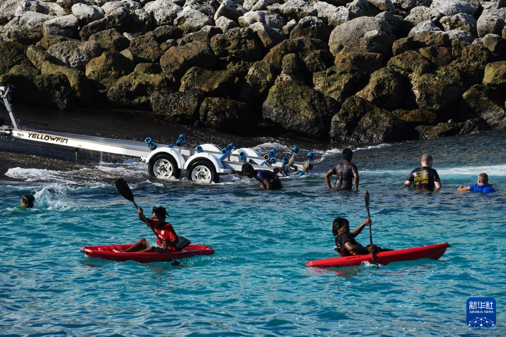 1��18�գ����³��������壬�����ں�����Ϸˮ���С��»������ ���� ��