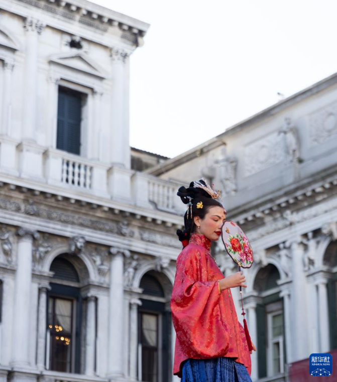 2��13�գ������������˹��־Ը�����ź������б��ݡ��»������ � ��