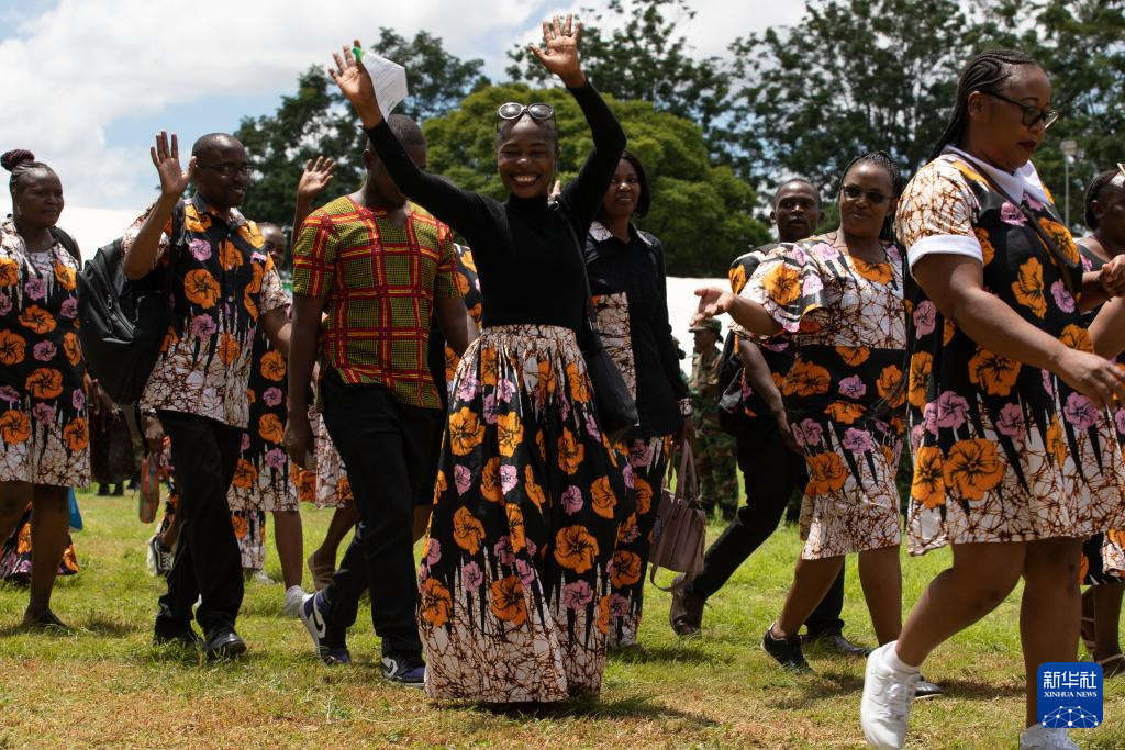 38գޱ׶¬ŮԲμӸŮף»  