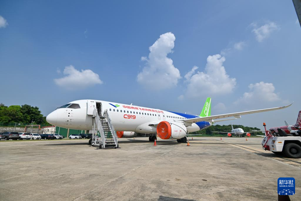 313գй÷ɻC919ɻѩݭݵյաȡɳ̬չʾ»緢㣩