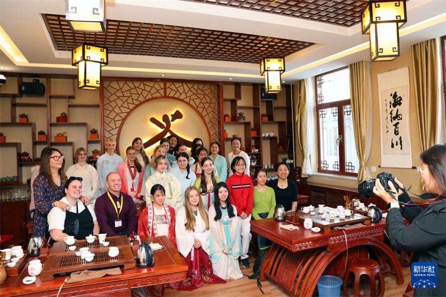 418գٶŮѧʦڲտκ뱱ʦѧʵ黪ŮѧʦӰ»  