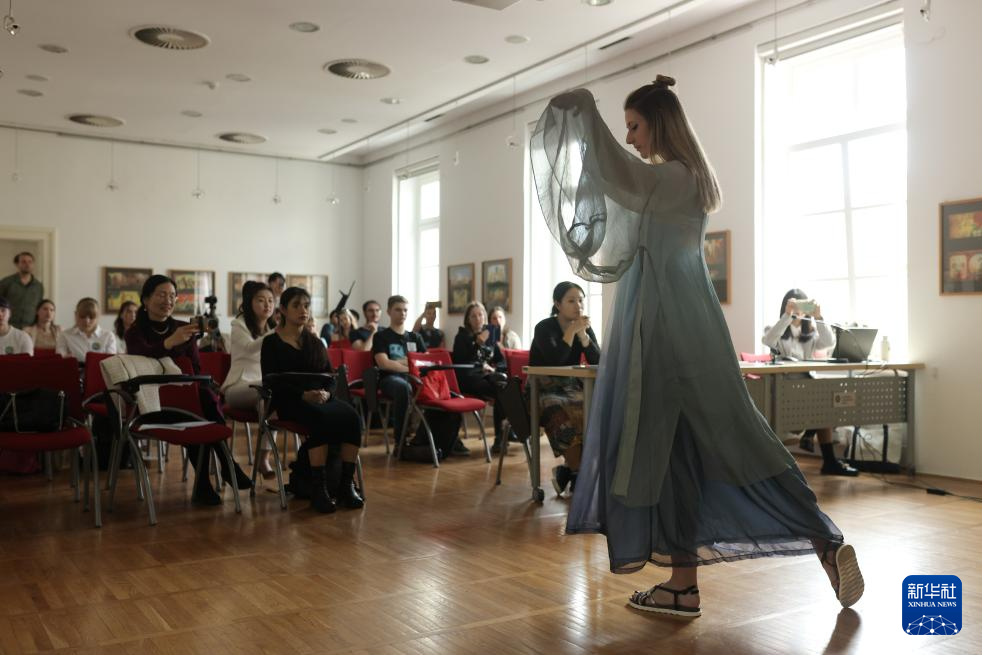 515գѡ˹¬Ǿе2024ꡰšıչʾա»緢ơ˹ط㣩