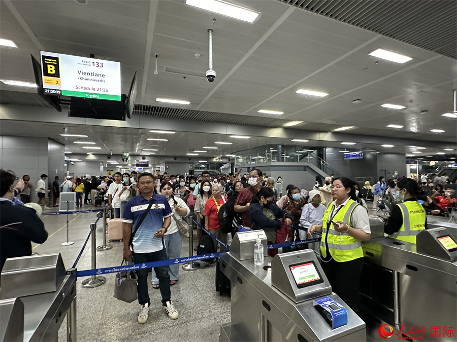 7月19日,首趟泰老跨境铁路客运列车从曼谷发车。人民网记者 孙广勇摄