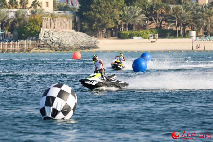 越过障碍。人民网 塔里克·易卜拉欣摄