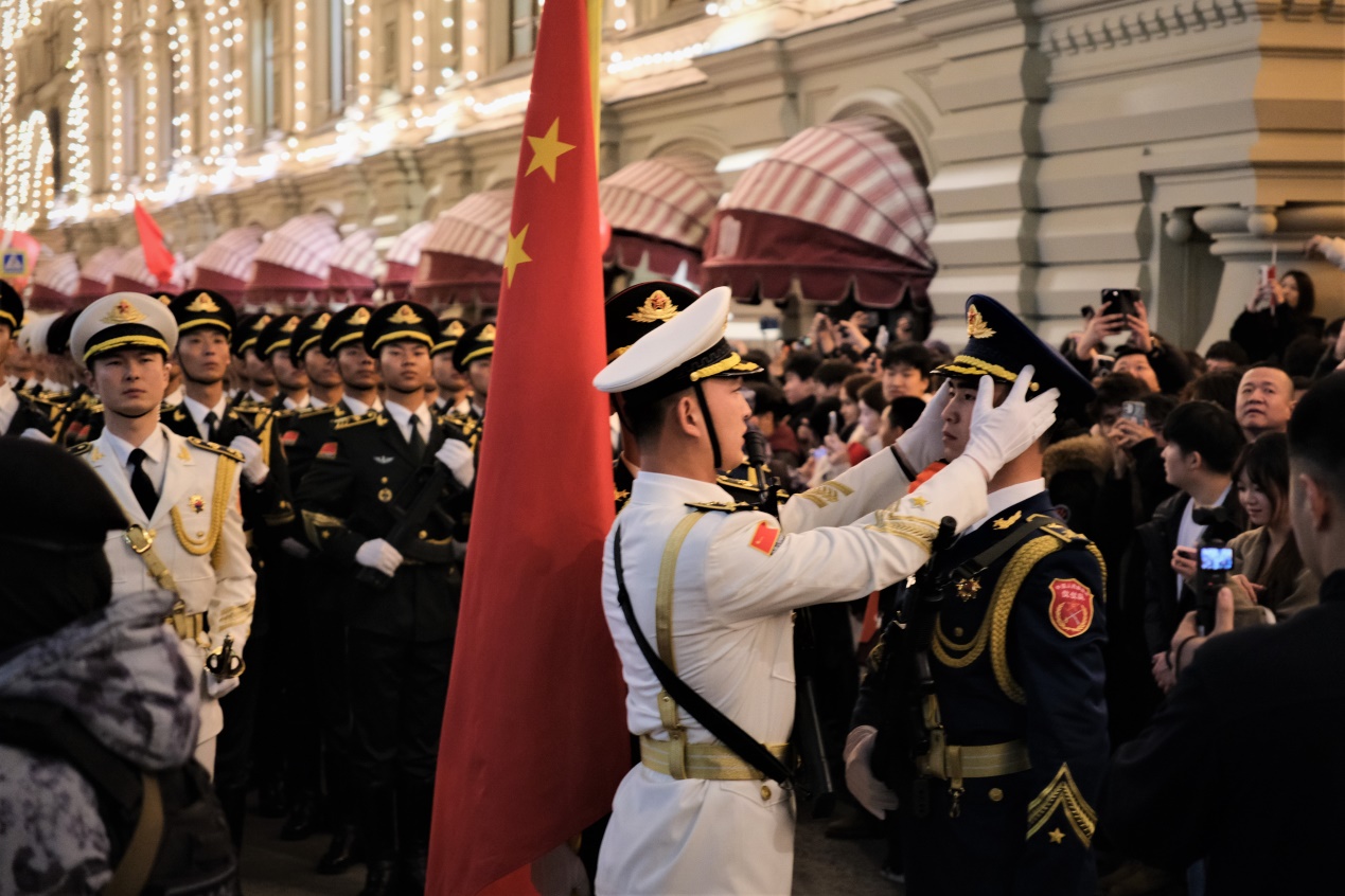 参加阅兵式彩排的中国人民解放军仪仗司礼大队。于子恒摄