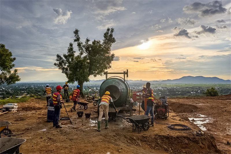喀麦隆九城市供水项目二期工程马鲁阿项目施工现场。中地海外集团有限公司喀麦隆公司供图